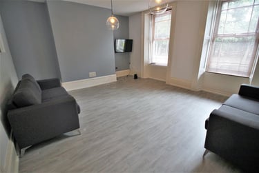 6 bed flat, North Terrace, Denton, Newcastle, NE24AD - Image 5